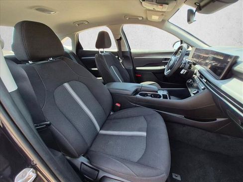 Used 2025 Hyundai Sonata SEL FWD image 16