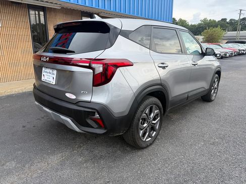 Used 2024 Kia Seltos LX AWD/4WD image 7