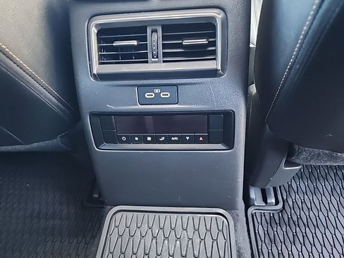 Certified 2024 MAZDA CX-90 3.3 Turbo w/ Preferred Package image 32