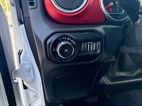 Used 2021 Jeep Wrangler Unlimited Rubicon image 15