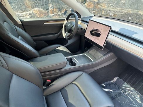 Used 2022 Tesla Model Y Performance image 51