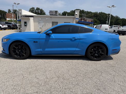 Used 2017 Ford Mustang GT Premium w/ Equipment Group 401A RWD image 4