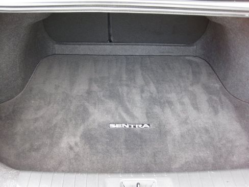 Used 2025 Nissan Sentra SR FWD image 30