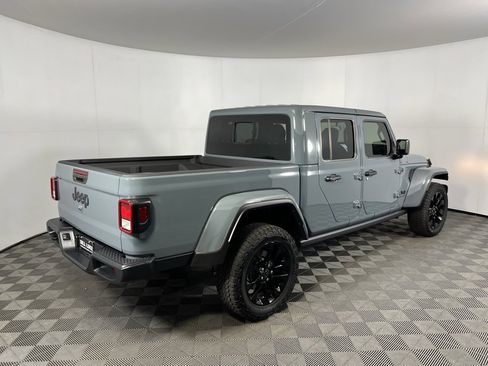 Used 2025 Jeep Gladiator Sport image 7
