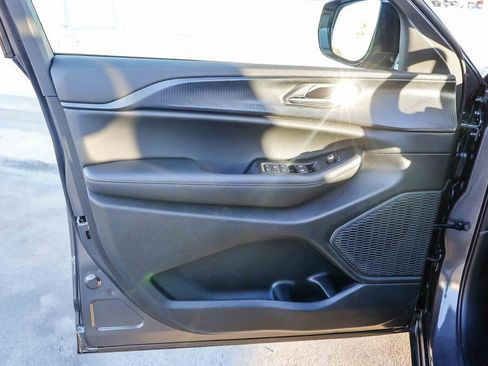 New 2025 Jeep Grand Cherokee Altitude image 22