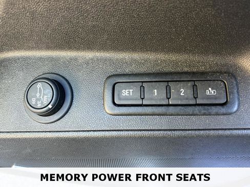 Used 2019 Chevrolet Equinox Premier FWD image 24