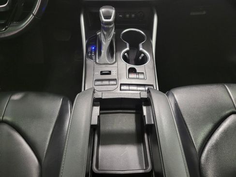 Used 2021 Toyota Highlander XLE image 16