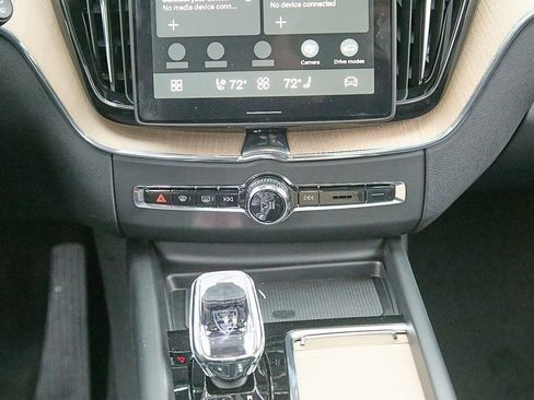 New 2026 Volvo XC60 B5 Core w/ Climate Package image 25