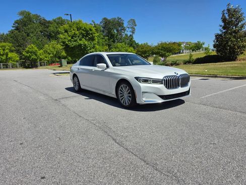 Used 2020 BMW 740i w/ Premium Package RWD image 13