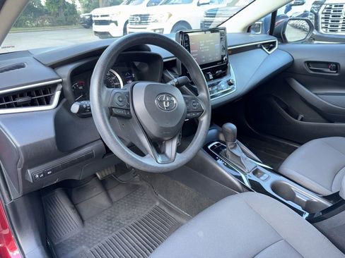 Used 2022 Toyota Corolla LE image 11