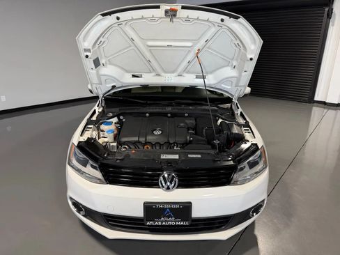 Used 2012 Volkswagen Jetta SE FWD image 7