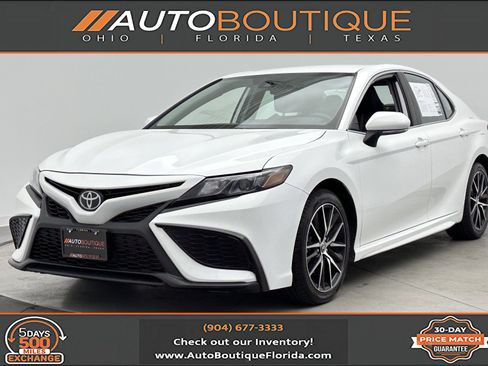 Used 2024 Toyota Camry SE FWD image 1