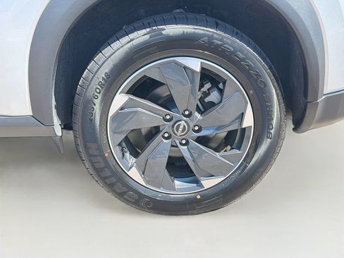 Used 2025 Nissan Rogue SV AWD/4WD image 33