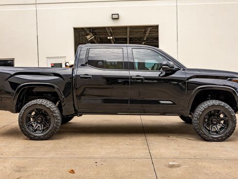 Used 2022 Toyota Tundra Platinum AWD/4WD image 11