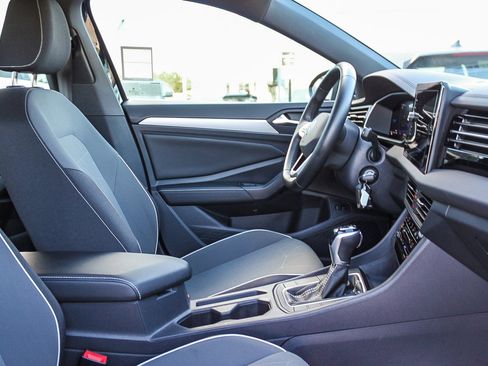 Used 2025 Volkswagen Jetta Sport image 17