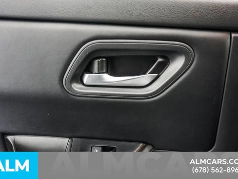 Used 2025 Nissan Rogue SV FWD image 53