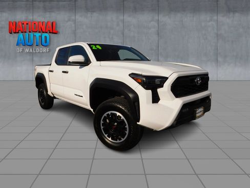 Used 2024 Toyota Tacoma TRD Off-Road AWD/4WD image 1
