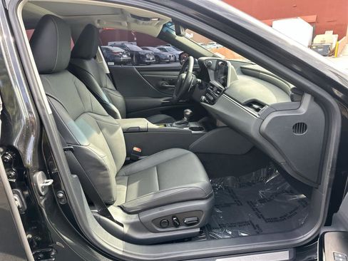 Used 2024 Lexus ES 300h w/ Premium Package FWD image 15