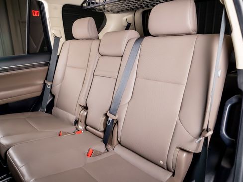 Used 2022 Lexus GX 460 Premium w/ Premium Package AWD/4WD image 25