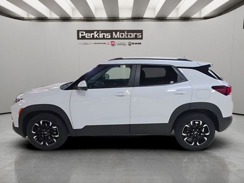 Used 2023 Chevrolet TrailBlazer LT w/ Convenience Package image 2