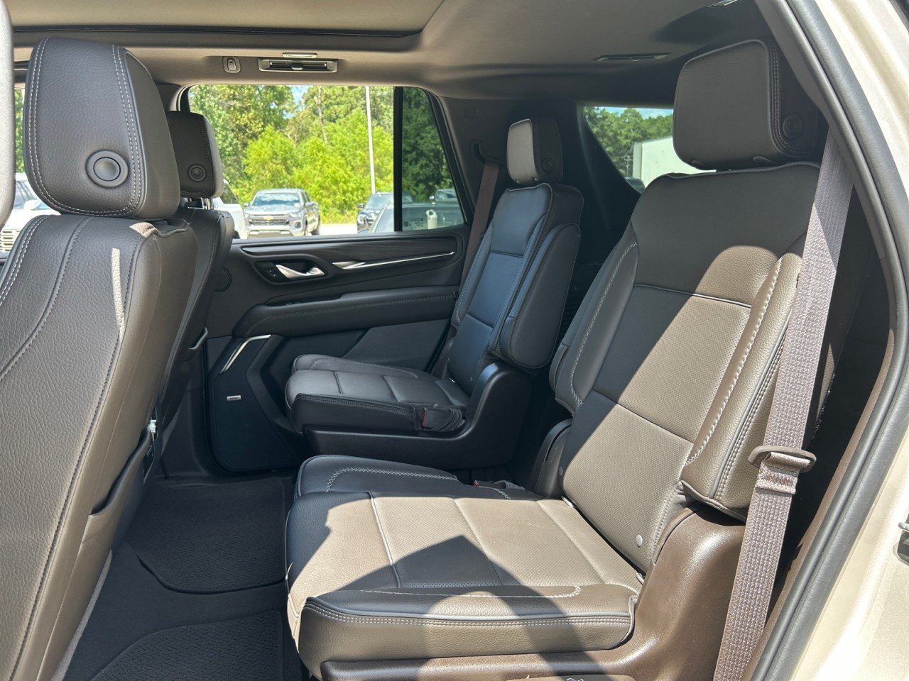 Used 2022 GMC Yukon Denali RWD image 18