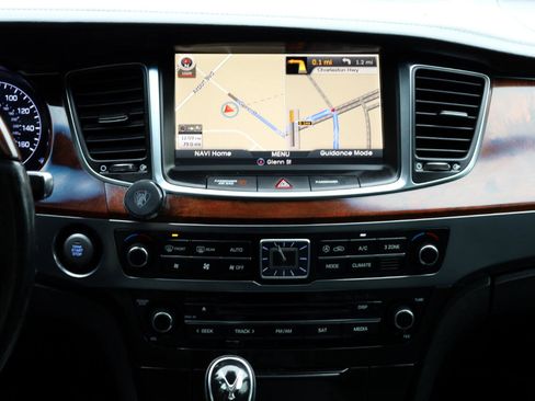 Used 2016 Hyundai Equus Signature image 10