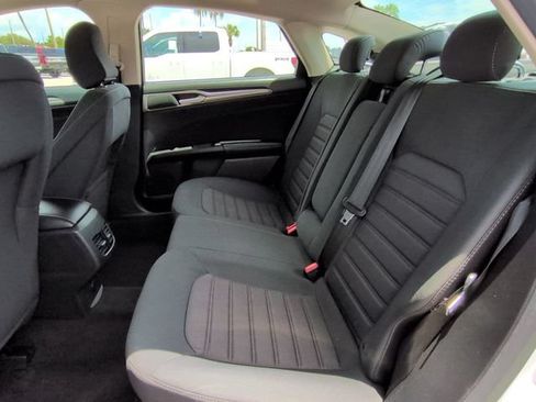 Used 2020 Ford Fusion SE FWD image 13