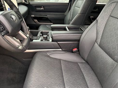Used 2025 Toyota Tundra Limited AWD/4WD image 11