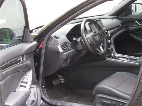 Used 2021 Honda Accord Sport image 9