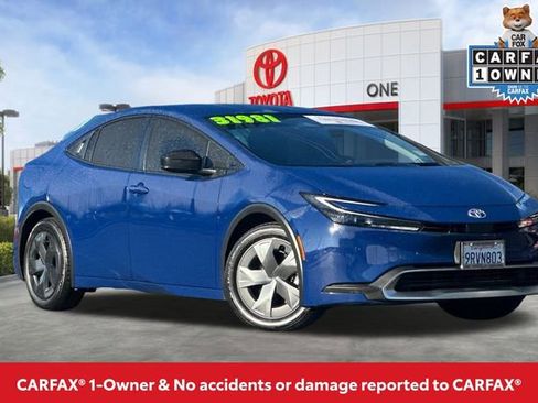 Certified 2024 Toyota Prius Prime SE image 2