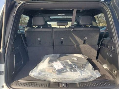 New 2026 Jeep Grand Wagoneer Limited AWD/4WD image 9