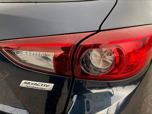 Used 2017 MAZDA MAZDA3 Touring image 30