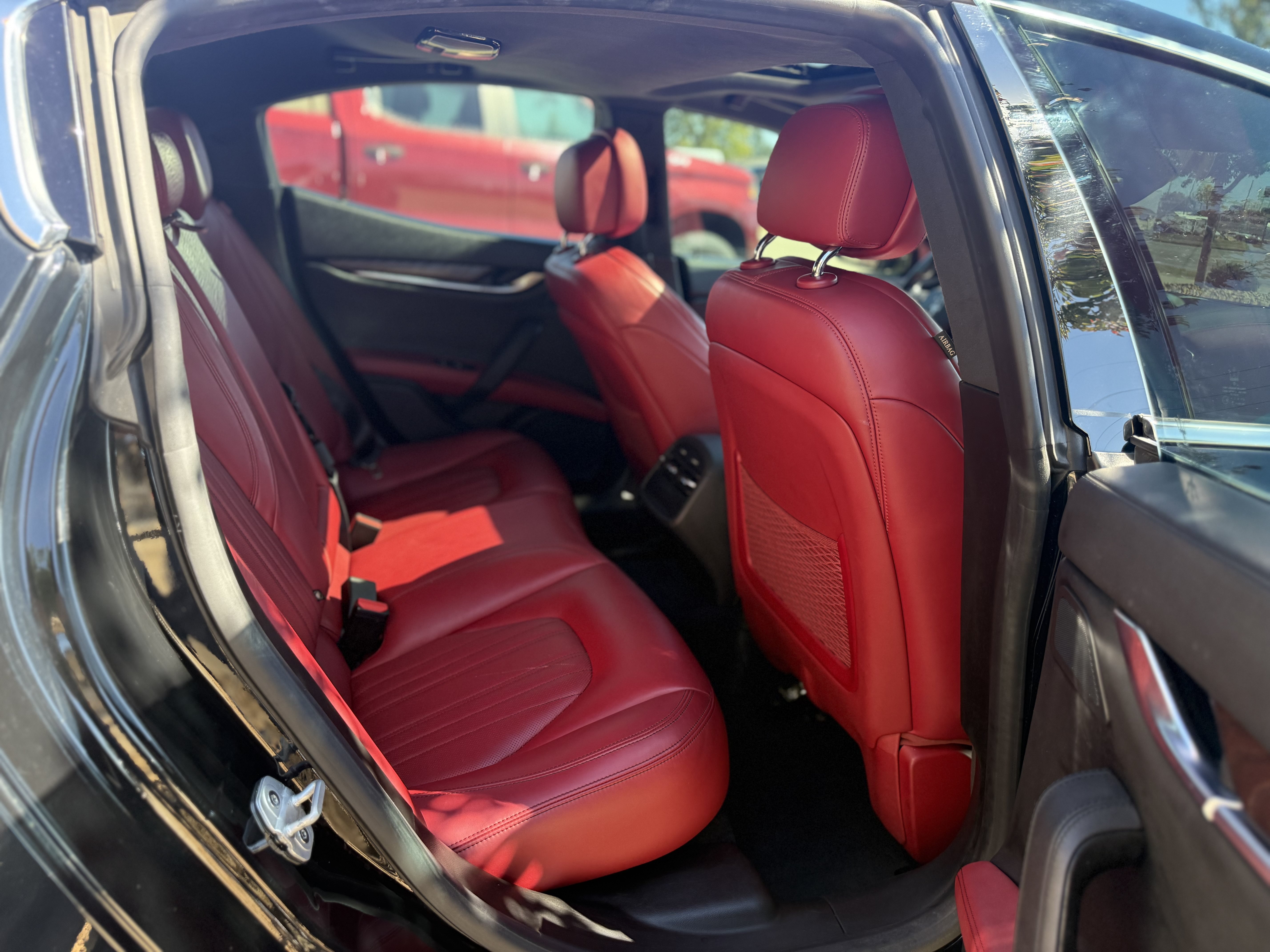 Used 2018 Maserati Ghibli RWD image 16