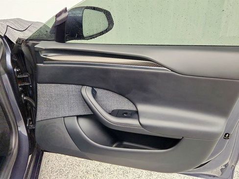 Used 2022 Tesla Model S Plaid image 31