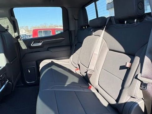 New 2026 GMC Sierra 1500 SLT image 14