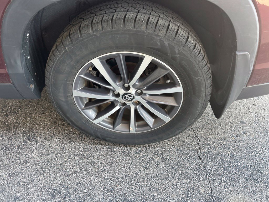 Used 2019 Toyota Highlander XLE AWD/4WD image 15