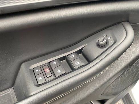 Used 2023 Jeep Grand Cherokee L Laredo image 16