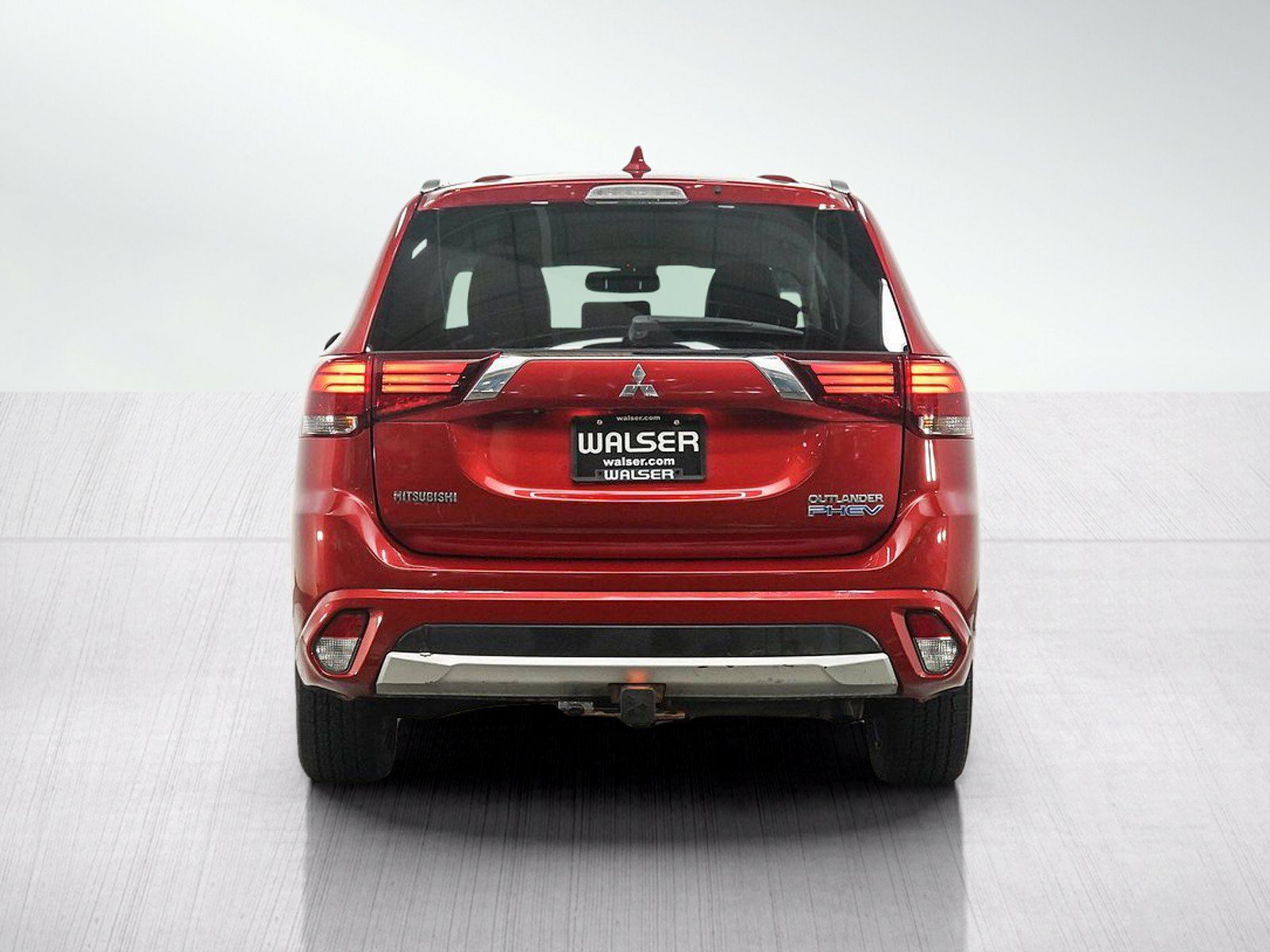 Used 2018 Mitsubishi Outlander 4WD Plug-In Hybrid image 4