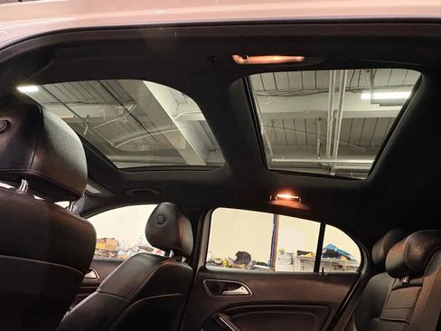 Used 2020 Mercedes-Benz GLA 250 4MATIC image 10