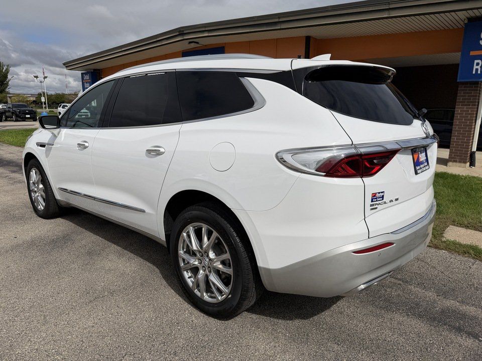Used 2024 Buick Enclave Premium w/ Experience Buick Package AWD/4WD image 3