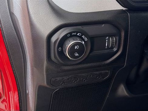 Used 2024 Jeep Gladiator Sport AWD/4WD image 12