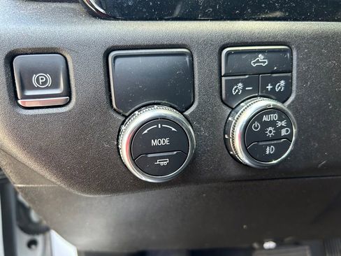 Used 2024 GMC Sierra 1500 Elevation RWD image 17
