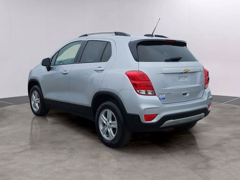 Certified 2022 Chevrolet Trax LT w/ LT Convenience Package image 6