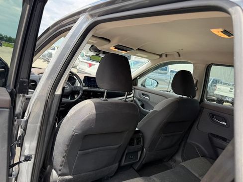 Used 2022 Nissan Rogue SV FWD image 8