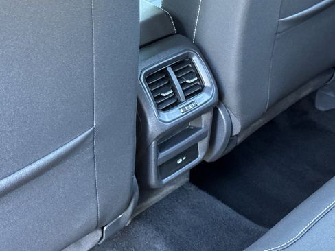 Used 2024 Volkswagen Taos SE image 14