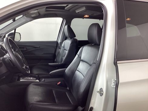 Used 2019 Honda Pilot Elite image 16