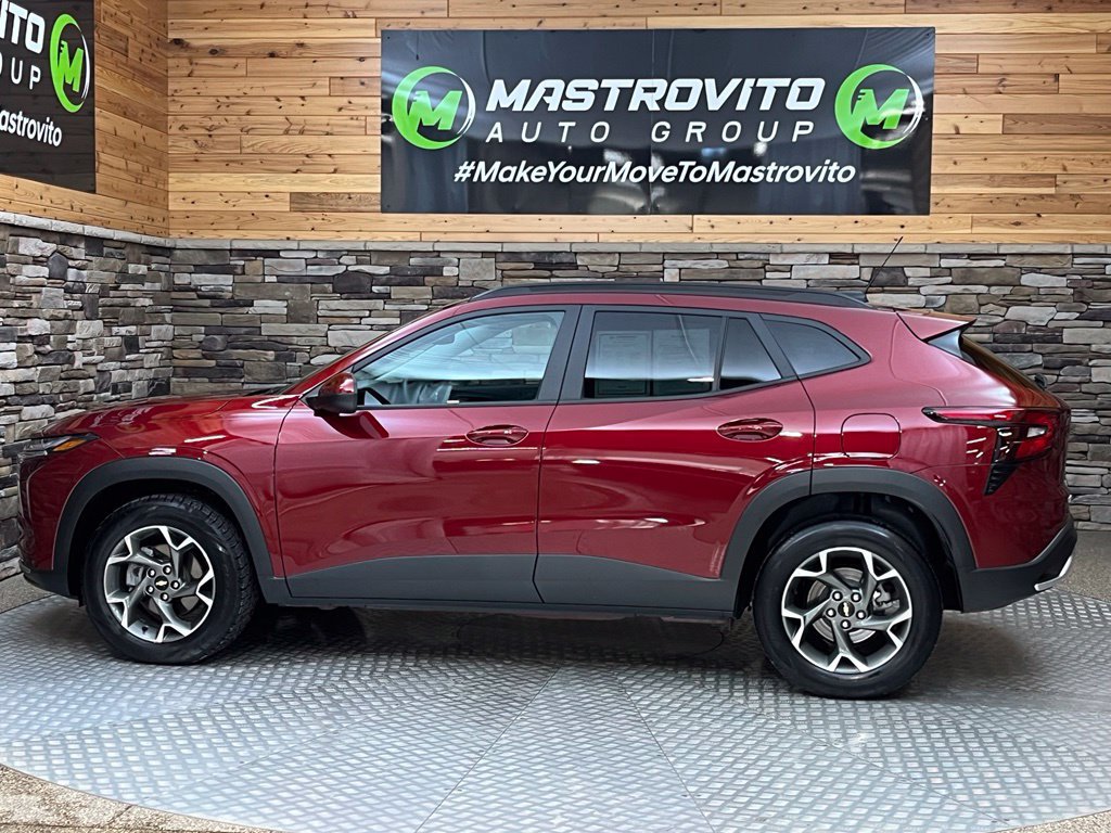 Used 2024 Chevrolet Trax LT w/ Driver Confidence Package FWD image 12