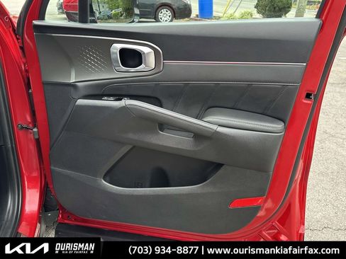 Used 2022 Kia Sorento SX w/ Panoramic Sunroof Package image 17