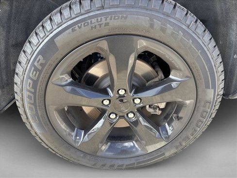 Used 2023 Jeep Grand Cherokee L Laredo AWD/4WD image 20