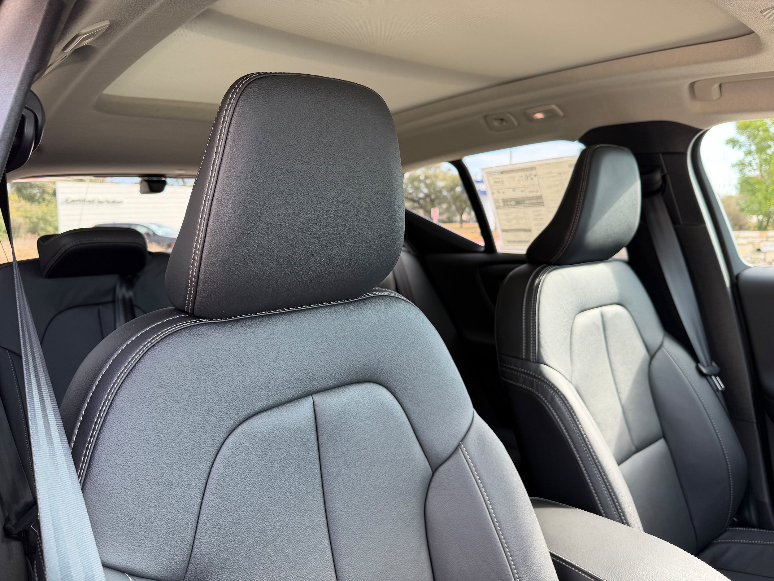 New 2026 Volvo XC40 B5 Ultra w/ Protection Package Premier AWD/4WD image 9